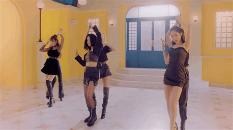 Music Video Fashion: Apink – Dumhdurum – Ash Talks Kpop